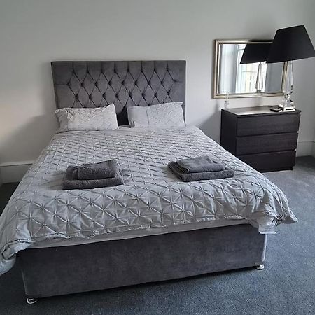 Apartmán Large 4 Bed EDI Exteriér fotografie
