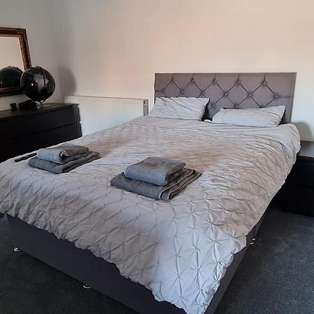 Apartmán Large 4 Bed EDI Exteriér fotografie