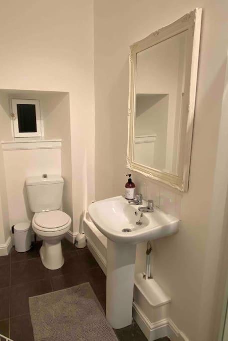 Apartmán Large 4 Bed EDI Exteriér fotografie